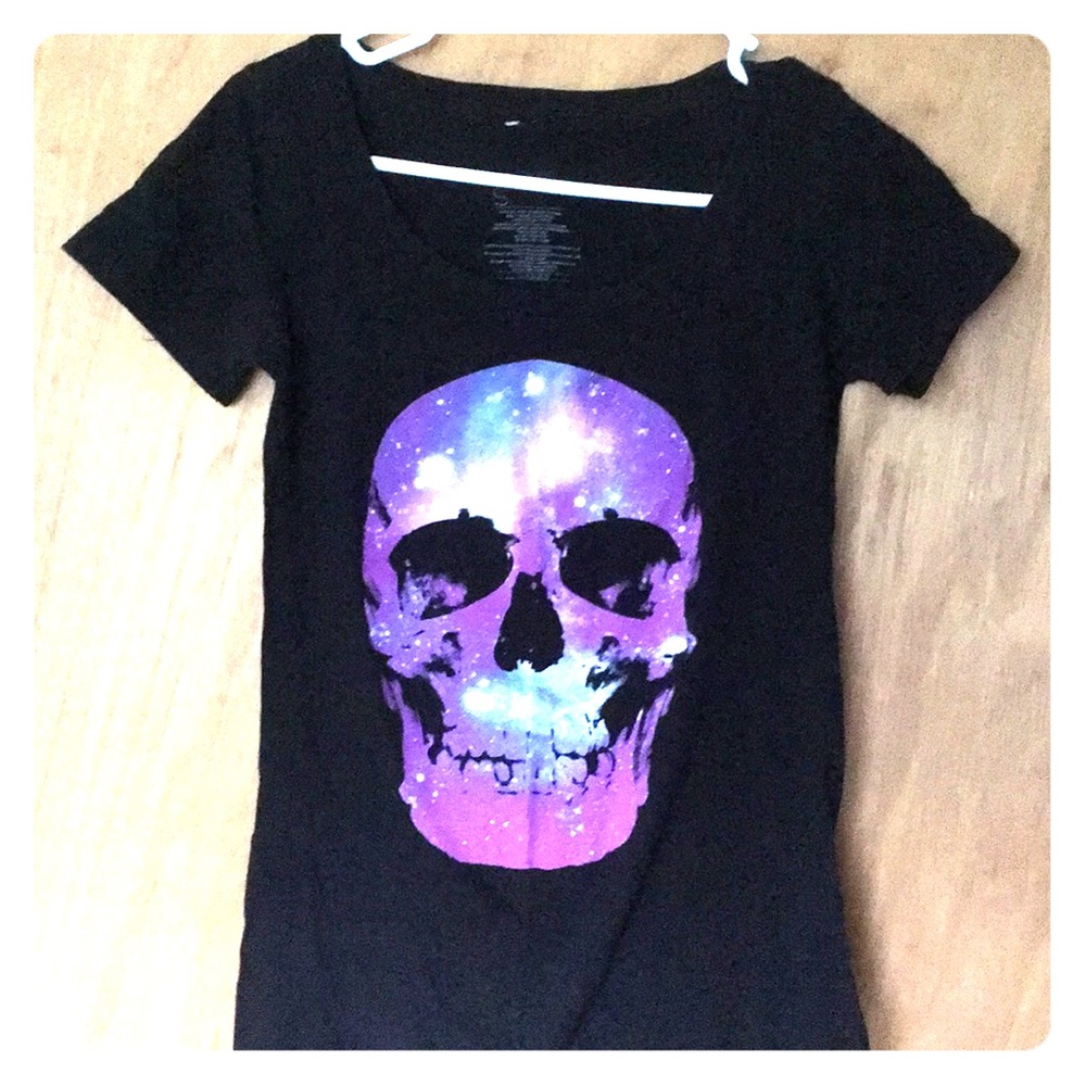 Skull galaxy teeshirt in black, empyre size sm